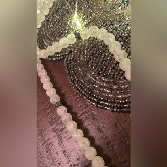 White frosted crystal bead necklace! - Picture 4 of 5